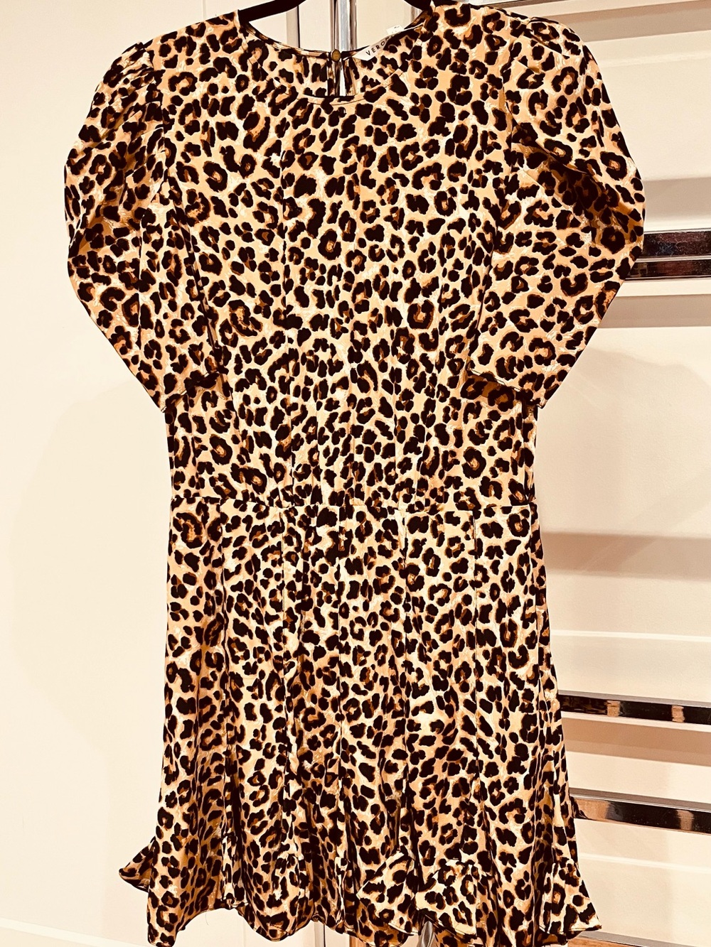 Veronica Beard Leopard Print Puff-Sleeve Silk Dress